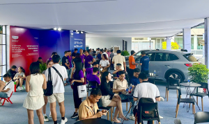 lai thu xe geely coolray thu van may trung luon xe that